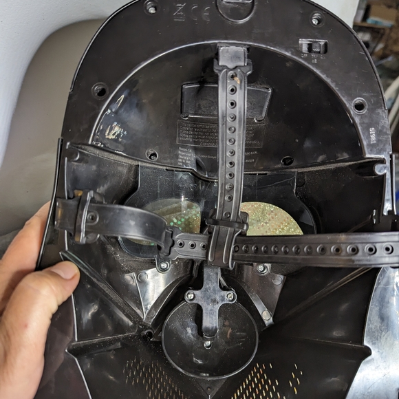 Darth Vader mask - Picture 5 of 8